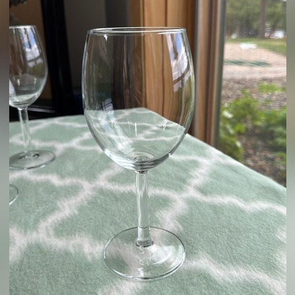 Ikea Svalka Clear Wine Glass Set 4 white 4 red - Picture 6 of 9